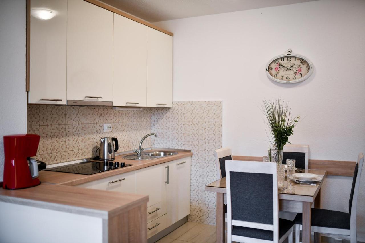 Apartments Diora Seline Bagian luar foto